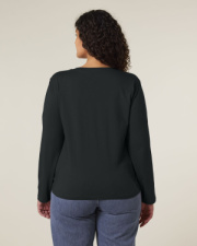 The women's long sleeves t-shirt